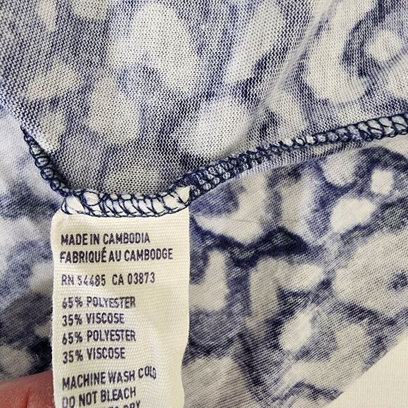 American Eagle Womens Top Size Small Petite Blue White Printed 3/4 Sleeve Hi Low - Picture 8 of 8